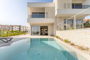 Luxury semidetached villa Smokva 1 - near the center and sea - by TRAVELER tourist agency Krk
